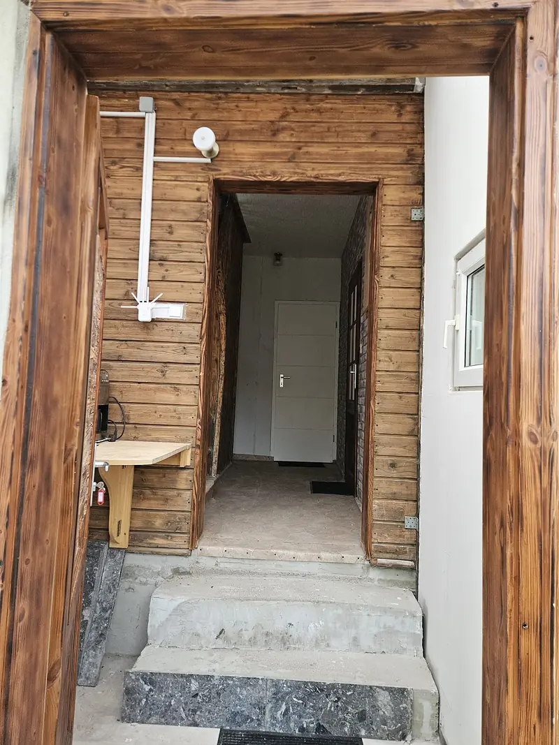 Wood-panelled entrance area